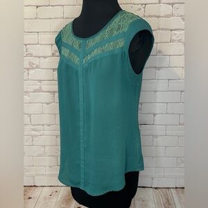Teal Lace Accent Women's Top Size Med 
Lightweight Summer Spring Church School